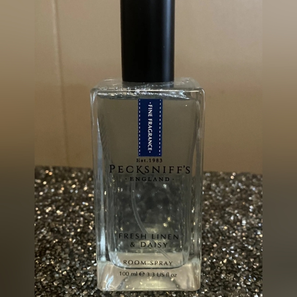 Pecksniffs Fresh Linen and Daisy Room Spray 3.3 oz